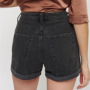 Dynamite Ella mom shorts in size 27